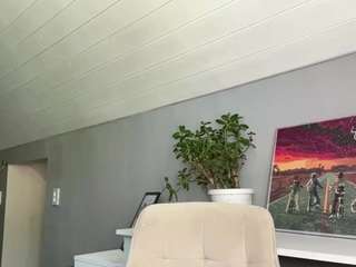laraethurrell