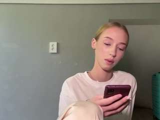 laraethurrell