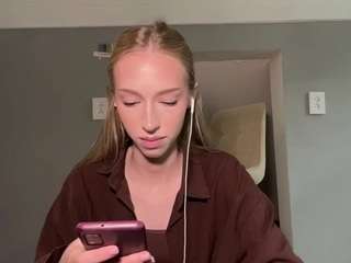 LaraeThurrell live cam preview