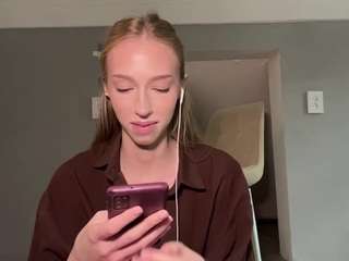 LaraeThurrell live cam preview