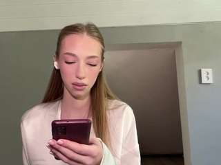 laraethurrell