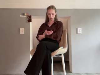 laraethurrell