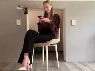 laraethurrell
