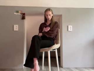 LaraeThurrell live cam preview
