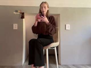 laraethurrell