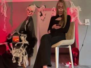 laraethurrell 
