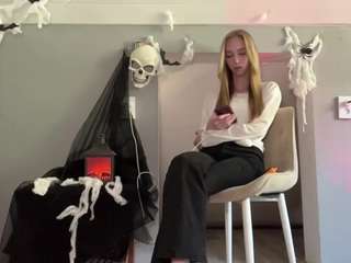 laraethurrell