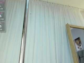 Valery-Cooper8 live cam on CamSoda