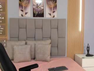 valery-cooper8 live webcam show