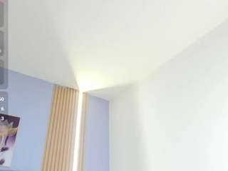 Valery-cooper8's cam show statistics and live stream