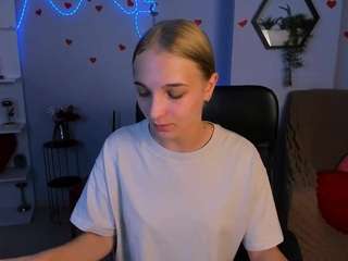 Live cam show with agnes-mad