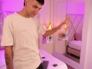 ClarentzBaileys live webcam show