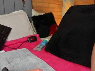 emma-belley live profile