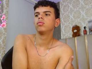 Image 1 of keahi-tay, male webcam model,  years old, on live webcam
