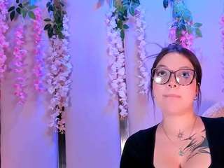 nickybunny1 Live Webcam on CamSoda