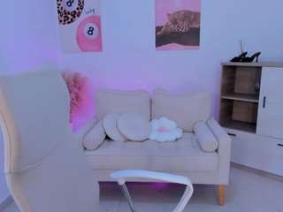 sussan-monroe's live room