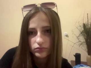 Live cam show with ElmaGrahn