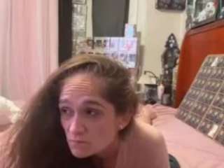 Saralaw22's cam show statistics and live stream