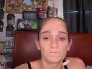Saralaw22's cam show statistics and live stream