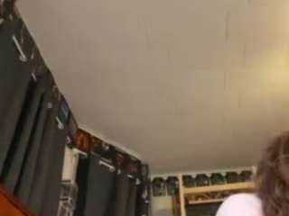 saralaw22's live room