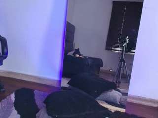 ashley-monroee live webcam show