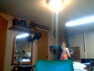 BlondeBootyCutie live webcam show