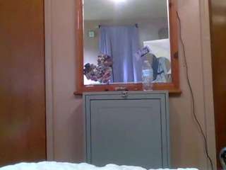 BlondeBootyCutie live webcam show