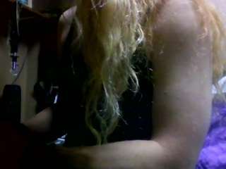 BlondeBootyCutie