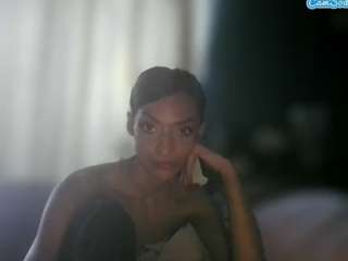 justlayneej