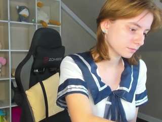 Lilli live webcam show