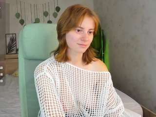 Lilli live webcam show
