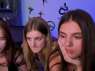 naomi-perl live webcam show