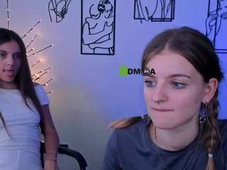 naomi-perl live webcam show