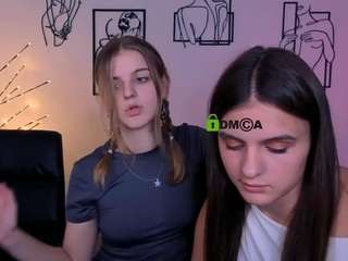 naomi-perl live webcam show