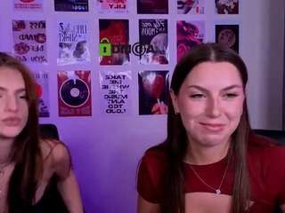 naomi-perl live webcam show