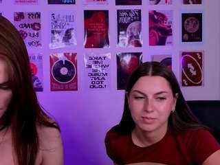 naomi-perl live webcam show