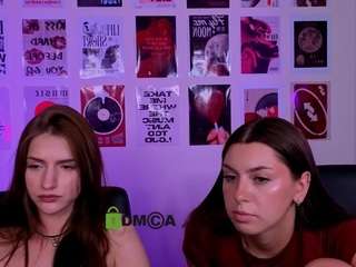 naomi-perl live webcam show