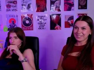 naomi-perl live webcam show