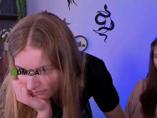 naomi-perl live webcam show