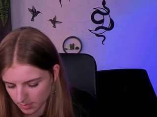 naomi-perl live webcam show