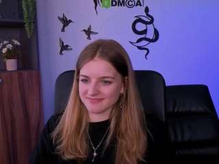 naomi-perl live webcam show
