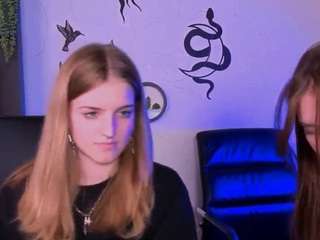 naomi-perl live webcam show