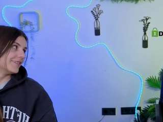naomi-perl live cam preview