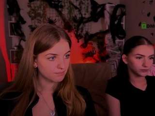 naomi-perl live cam preview