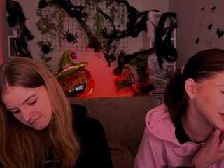 naomi-perl live cam preview