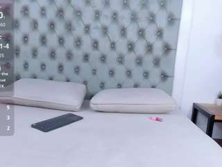 Coonie-Paige live webcam show