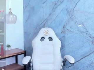 Coonie-Paige live webcam show