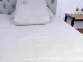 Coonie-Paige live webcam show