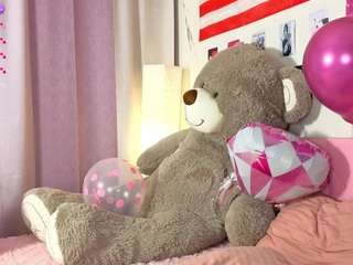 karolinacream live webcam show