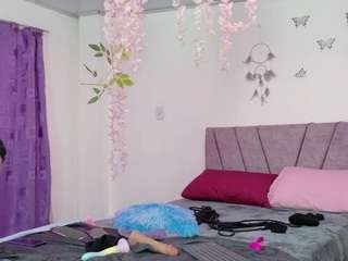 NaomiiEvans live webcam show